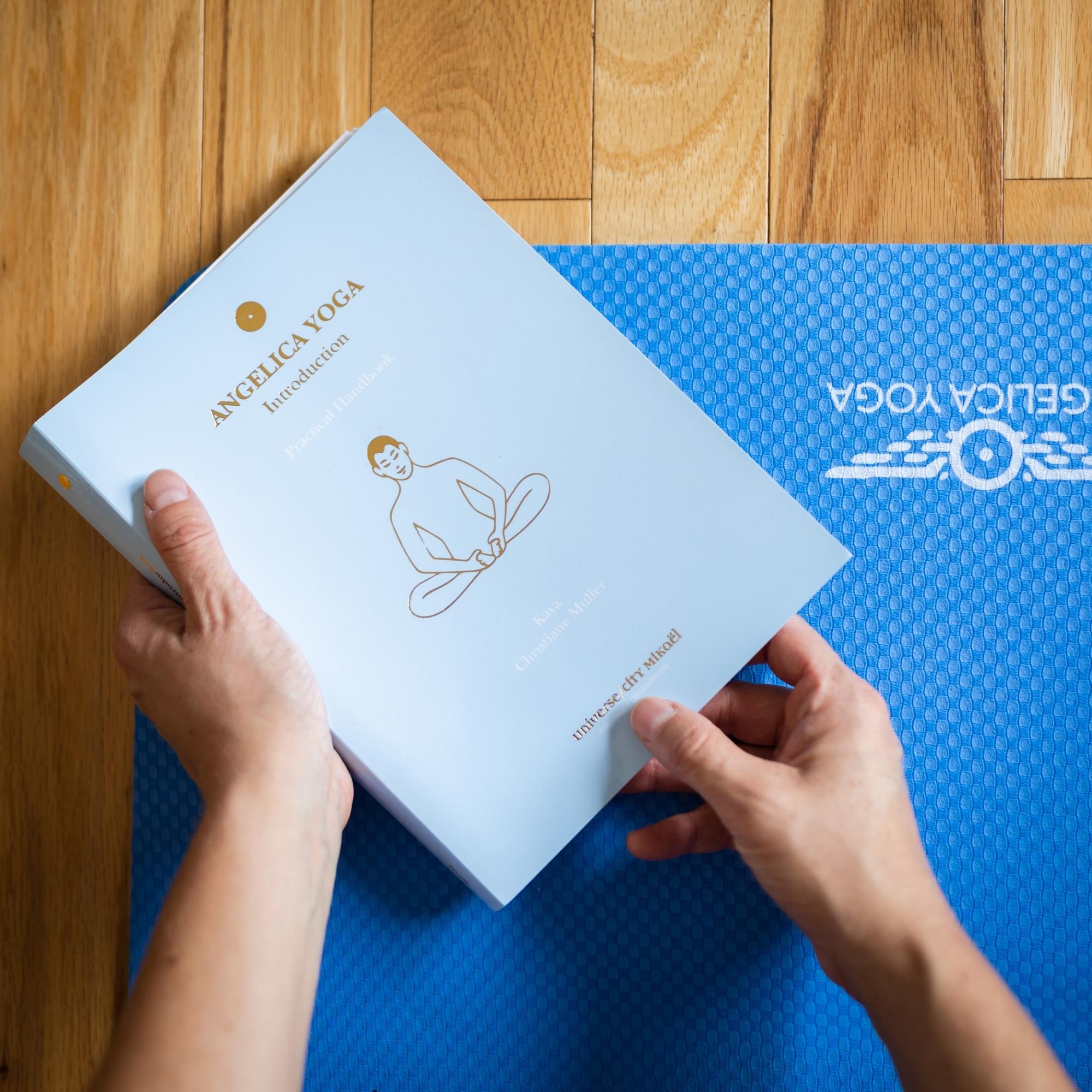Angelica Yoga Einführung auf der Yogamatte