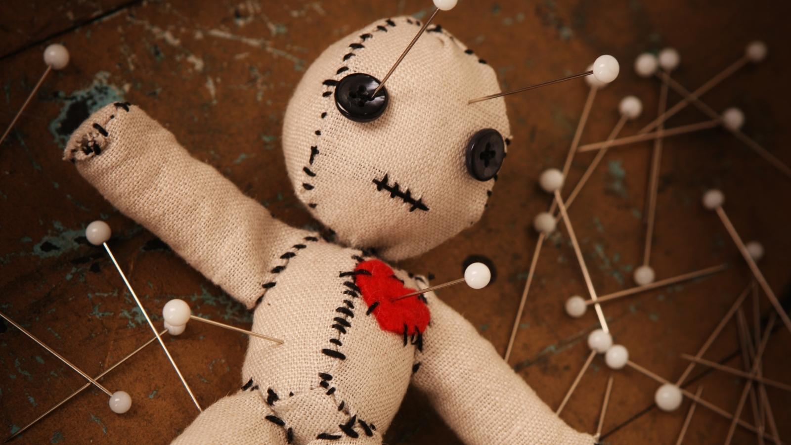The voodoo doll - Understanding your dreams - Kaya