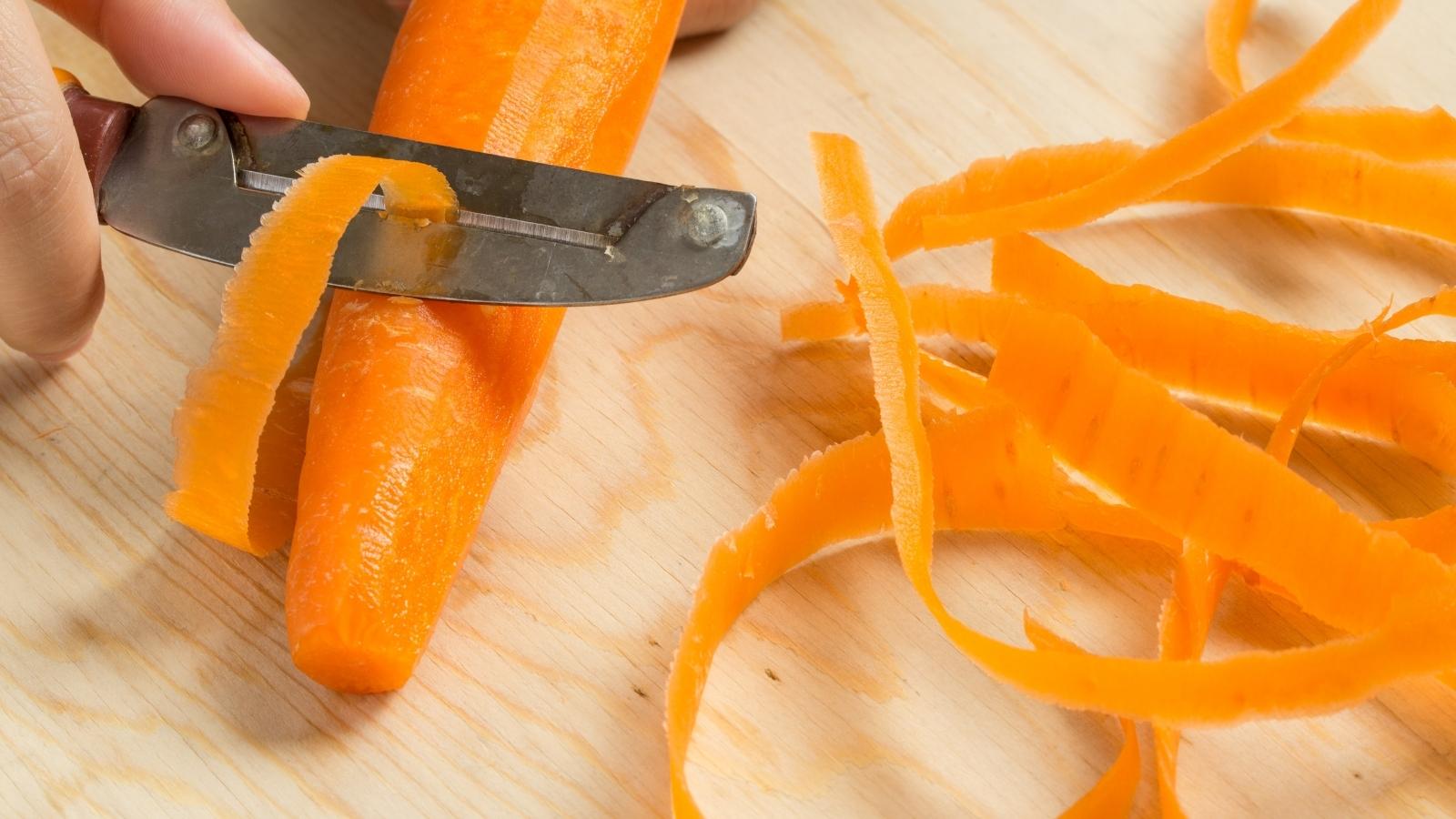 New job _ peeling carrots - Understanding your dreams - Kaya